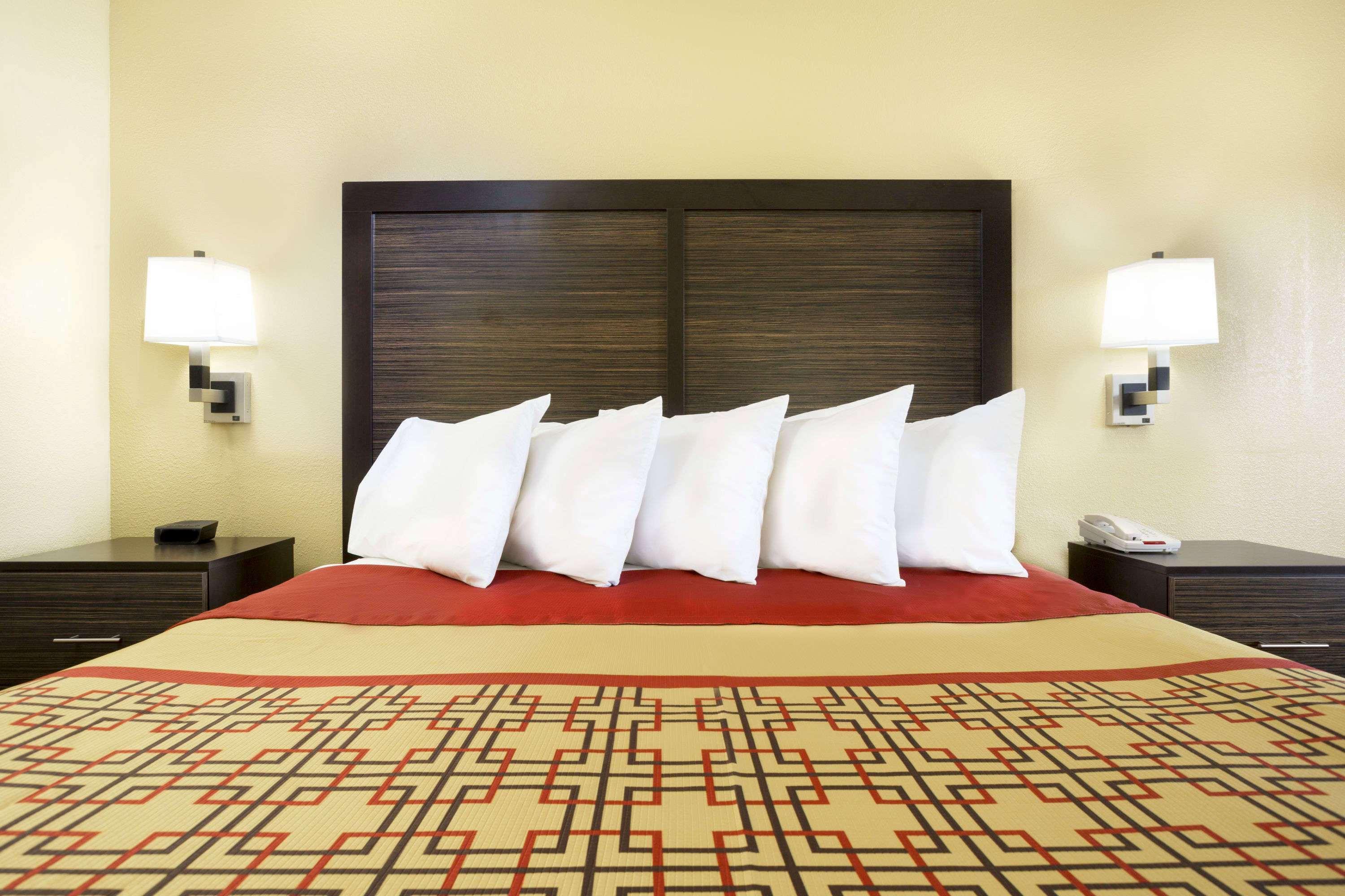 Days Inn By Wyndham Columbus-North Fort Moore Kültér fotó